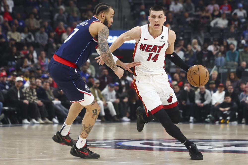 队赛事中贡 队赛事中贡