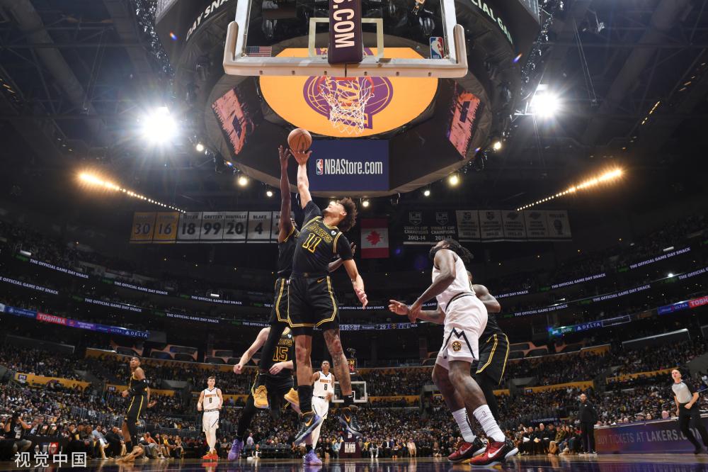 由年轻小将 由年轻小将