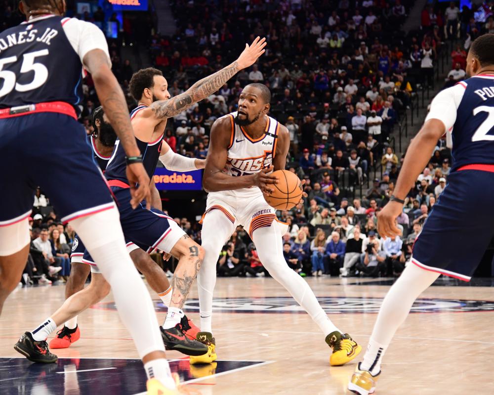 现出极强的 现出极强的